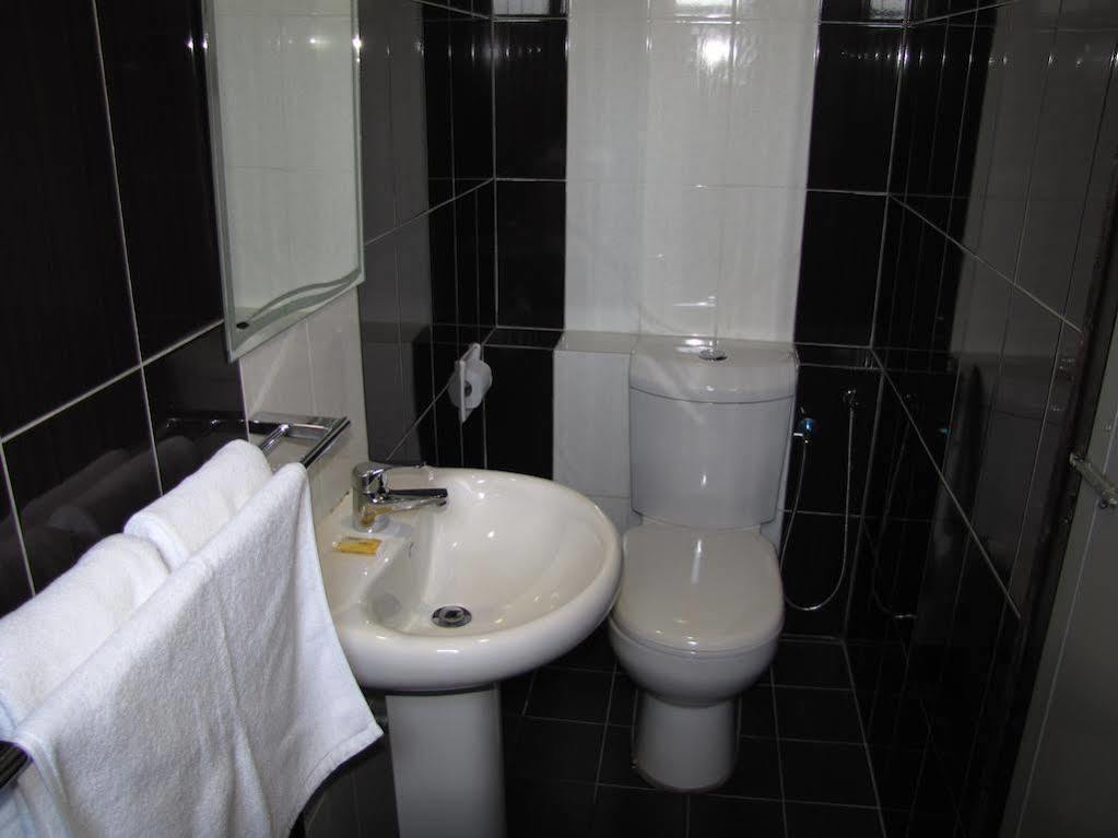 Park Hotel Kota Kinabalu Dış mekan fotoğraf